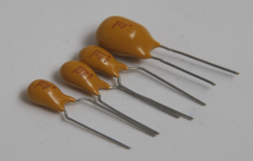 [NIPPON CHEMI-CON]鋁電解電容和鉭電容的區(qū)別在哪里？